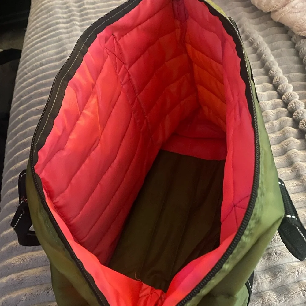 Scout Olive Green Quilted Bag - Picture 5 of 7